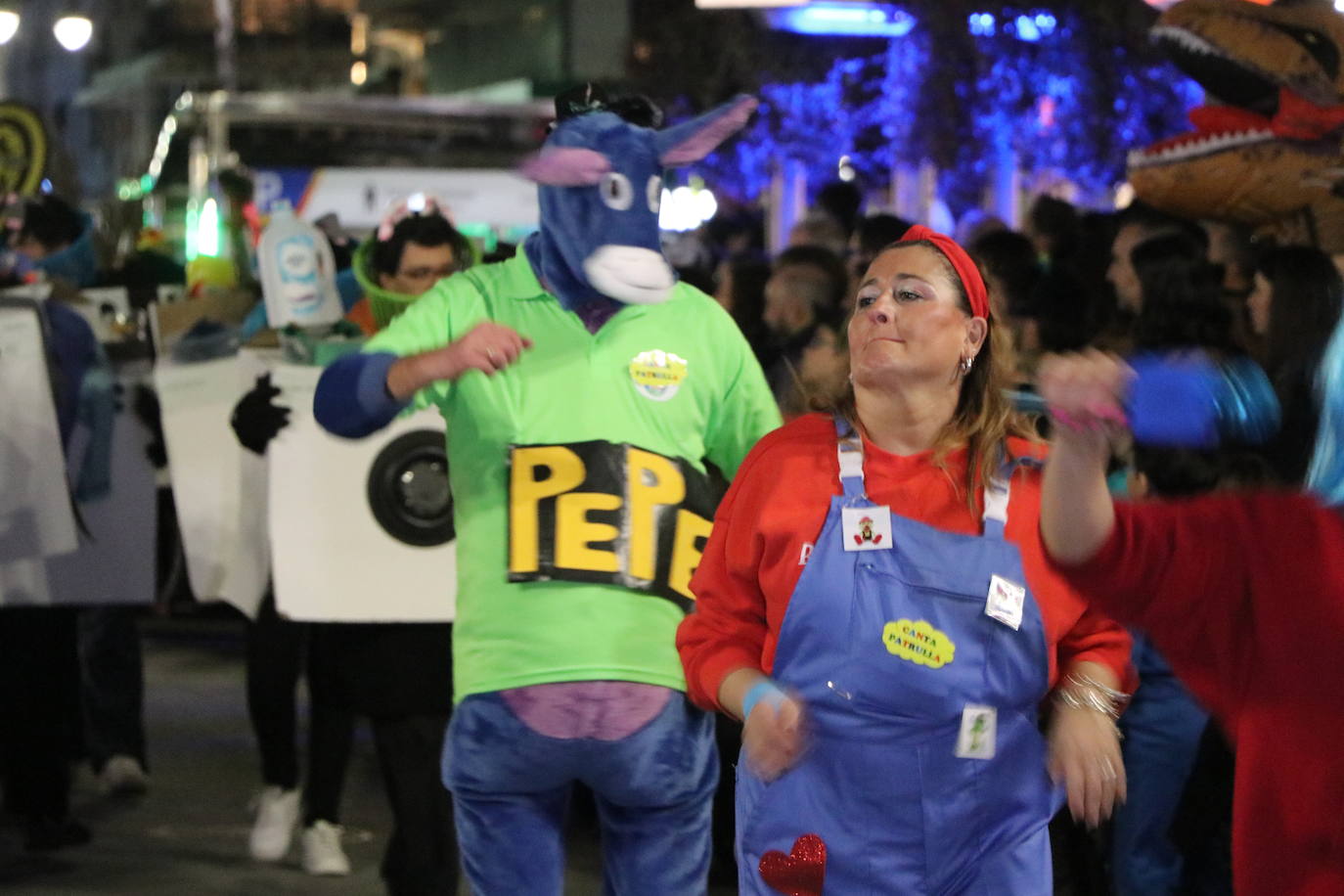 La mayor asistencia que se recuerda a una cabalgata en la capital llena de color y alegría las calles de la ciudad.