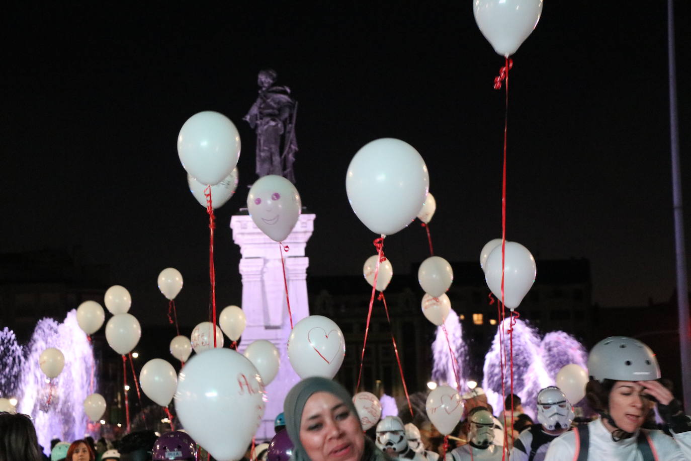 La mayor asistencia que se recuerda a una cabalgata en la capital llena de color y alegría las calles de la ciudad.