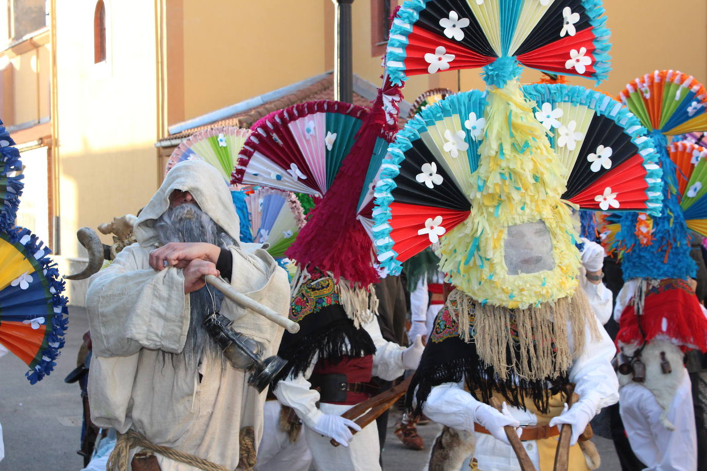 Cimanes del Tejar ha celebrado una de sus fiestas más enraizadas, el antruejo más tradicional