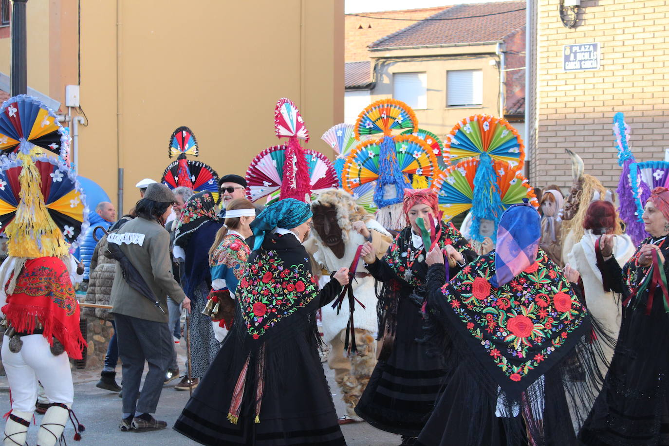 Cimanes del Tejar ha celebrado una de sus fiestas más enraizadas, el antruejo más tradicional