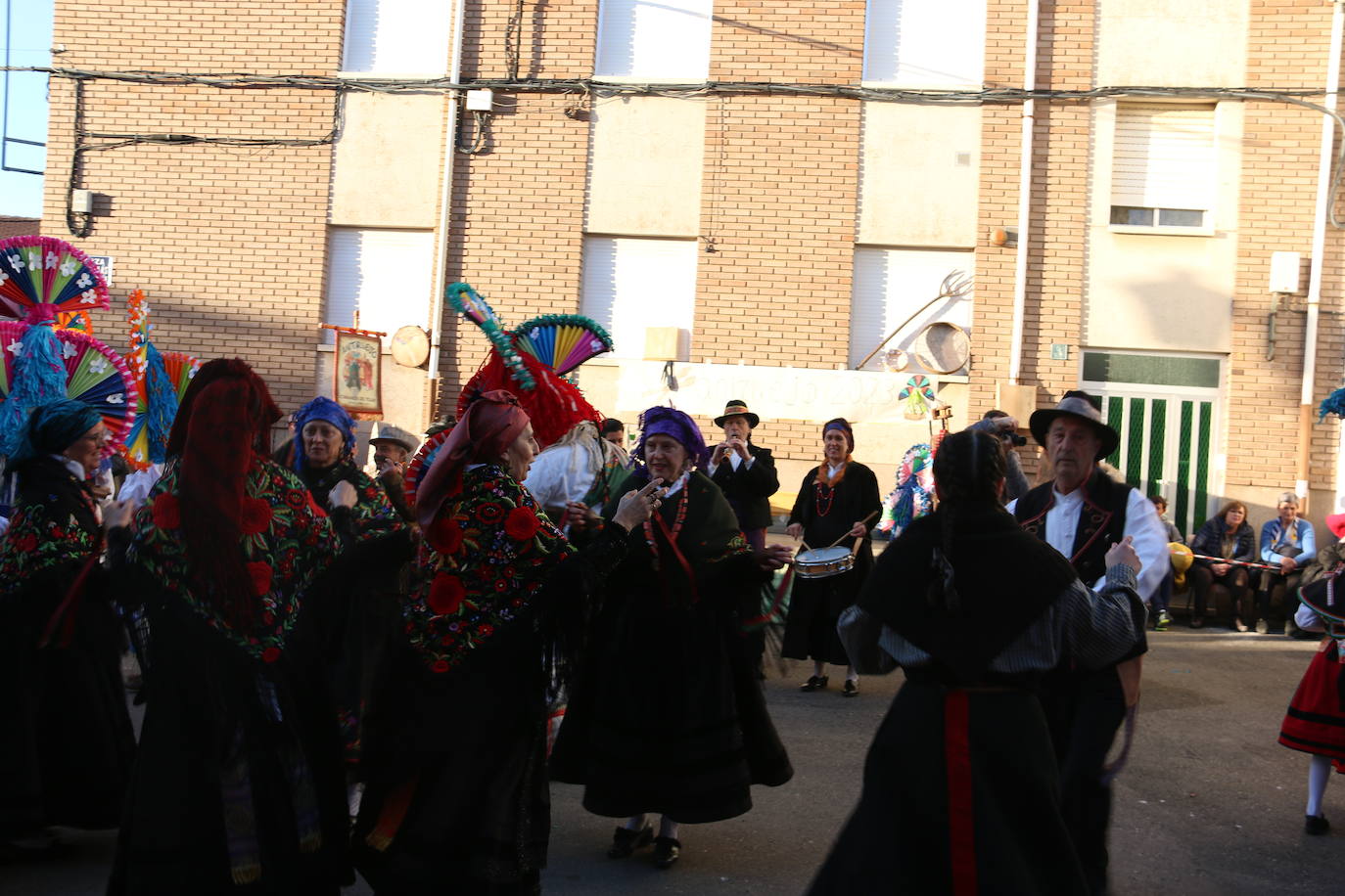 Cimanes del Tejar ha celebrado una de sus fiestas más enraizadas, el antruejo más tradicional