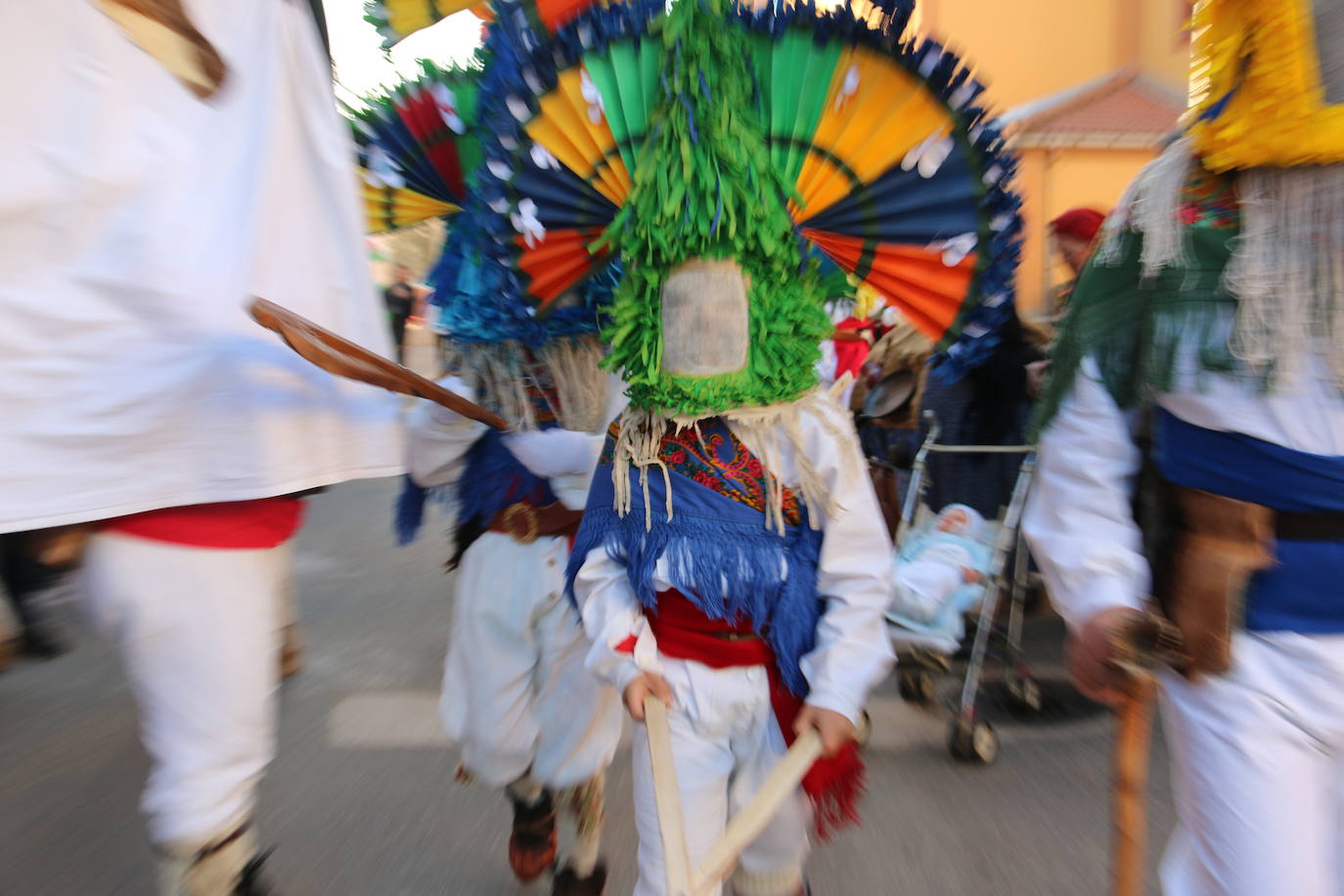 Cimanes del Tejar ha celebrado una de sus fiestas más enraizadas, el antruejo más tradicional