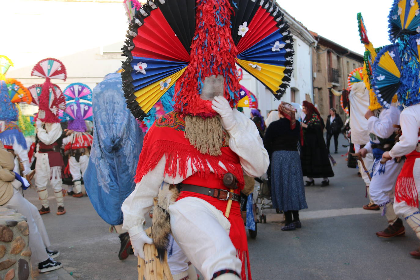 Cimanes del Tejar ha celebrado una de sus fiestas más enraizadas, el antruejo más tradicional