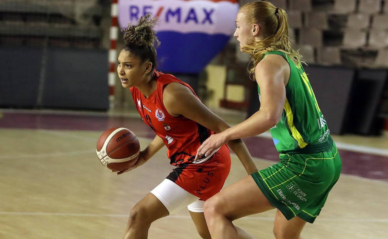 El BF León sucumbe ante el líder y se mete en problemas.