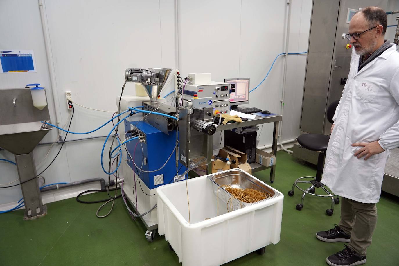 Cata del proyecto de investigación 'Bierzo Sensomarkt' del Itacyl con la colaboración de Alimentos de Calidad de El Bierzo y la empresa palentina Sociograph, que aplica la innovación tecnológica a la pera Conferencia y la manzana Reineta.