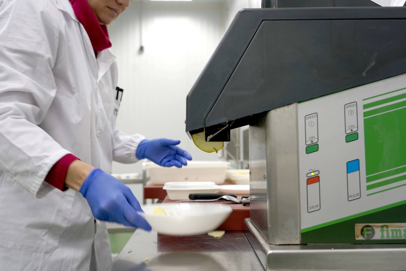 Cata del proyecto de investigación 'Bierzo Sensomarkt' del Itacyl con la colaboración de Alimentos de Calidad de El Bierzo y la empresa palentina Sociograph, que aplica la innovación tecnológica a la pera Conferencia y la manzana Reineta.