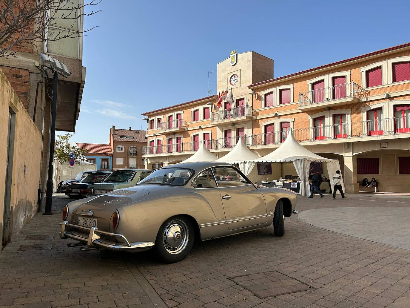 La 102ª Feria de Febrero ha tocado a su fin en una soleada mañana de domingo con miles de personas circulando por las calles de Valencia de Don Juan..