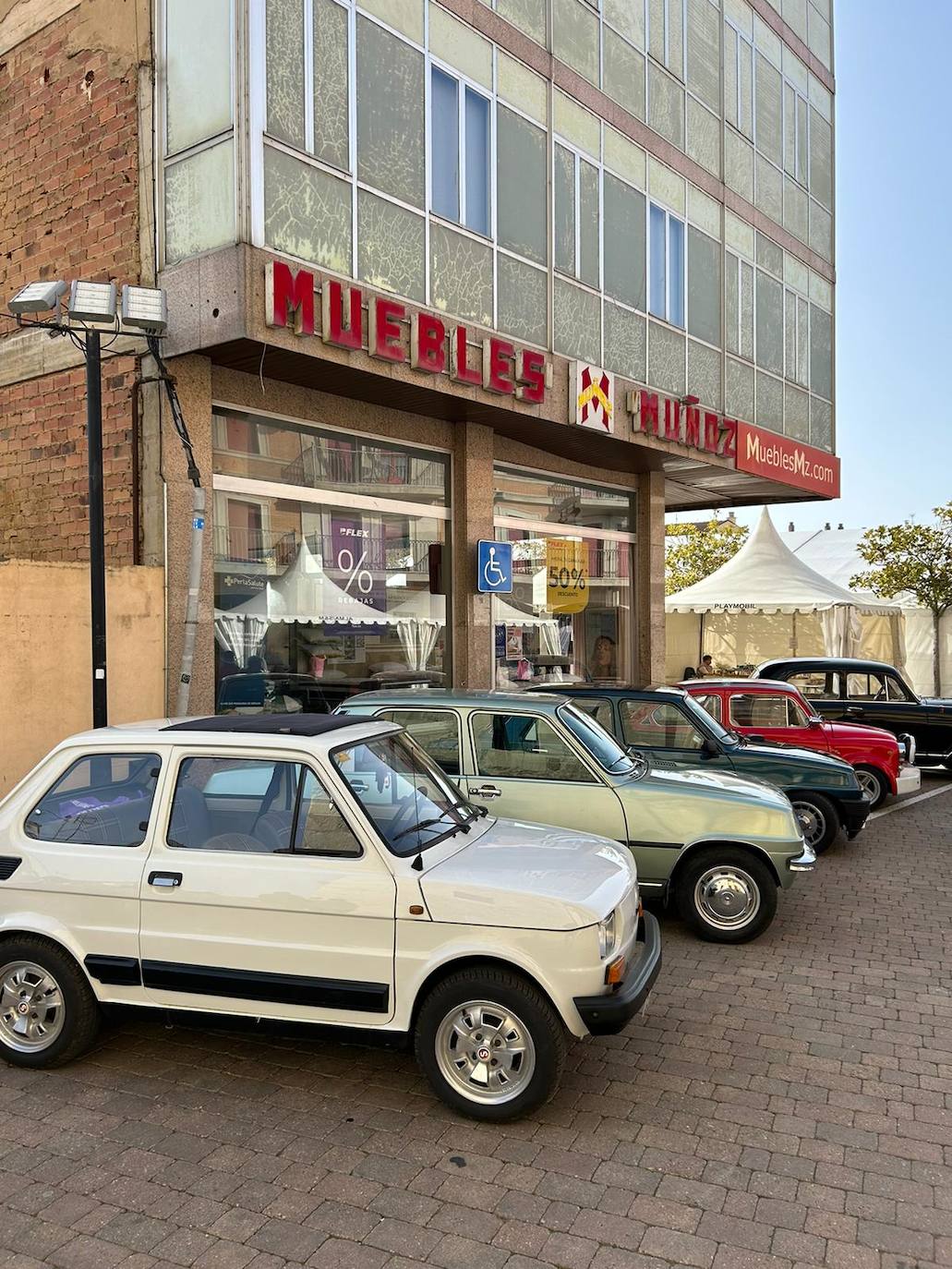 La 102ª Feria de Febrero ha tocado a su fin en una soleada mañana de domingo con miles de personas circulando por las calles de Valencia de Don Juan..