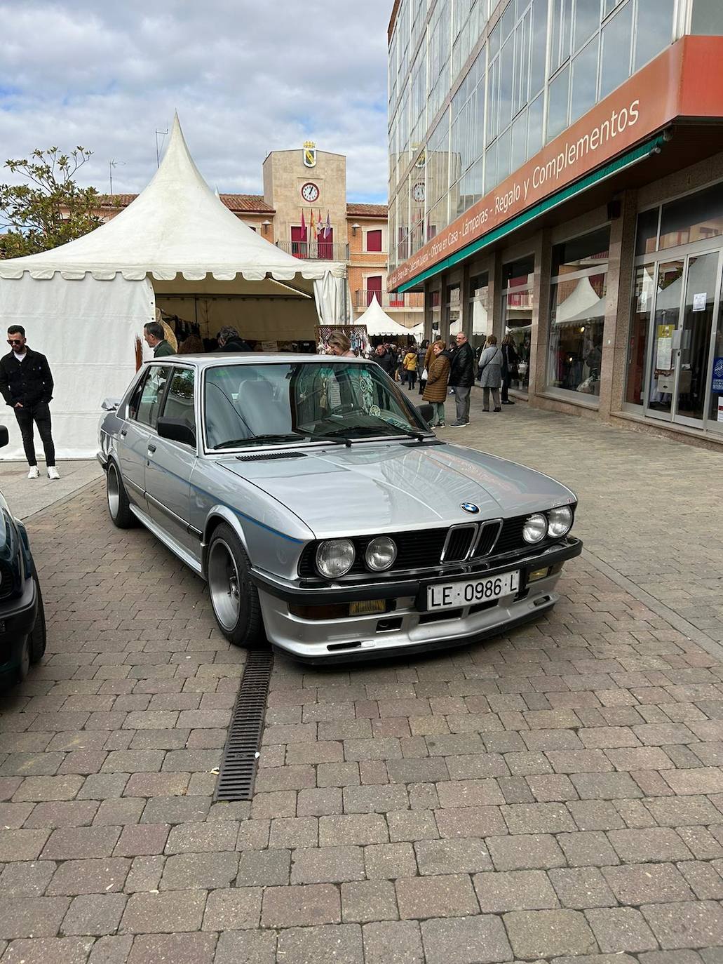 La 102ª Feria de Febrero ha tocado a su fin en una soleada mañana de domingo con miles de personas circulando por las calles de Valencia de Don Juan..