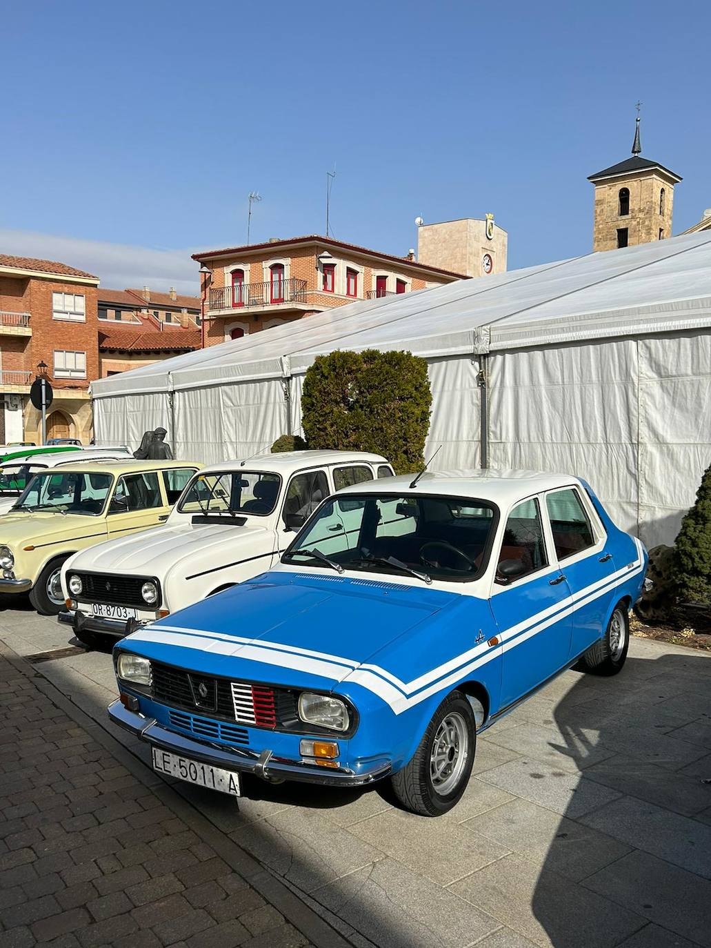 La 102ª Feria de Febrero ha tocado a su fin en una soleada mañana de domingo con miles de personas circulando por las calles de Valencia de Don Juan..