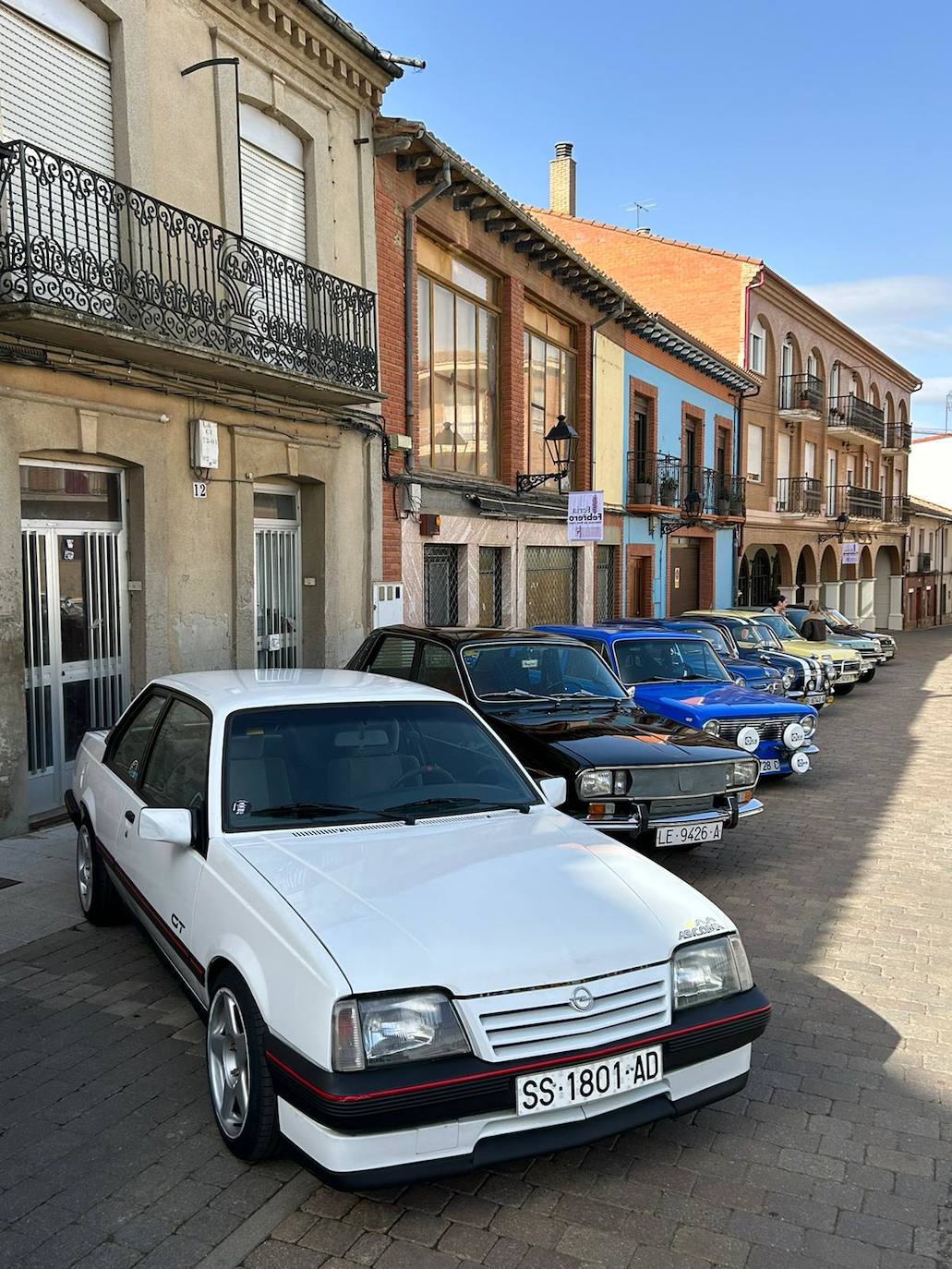 La 102ª Feria de Febrero ha tocado a su fin en una soleada mañana de domingo con miles de personas circulando por las calles de Valencia de Don Juan..