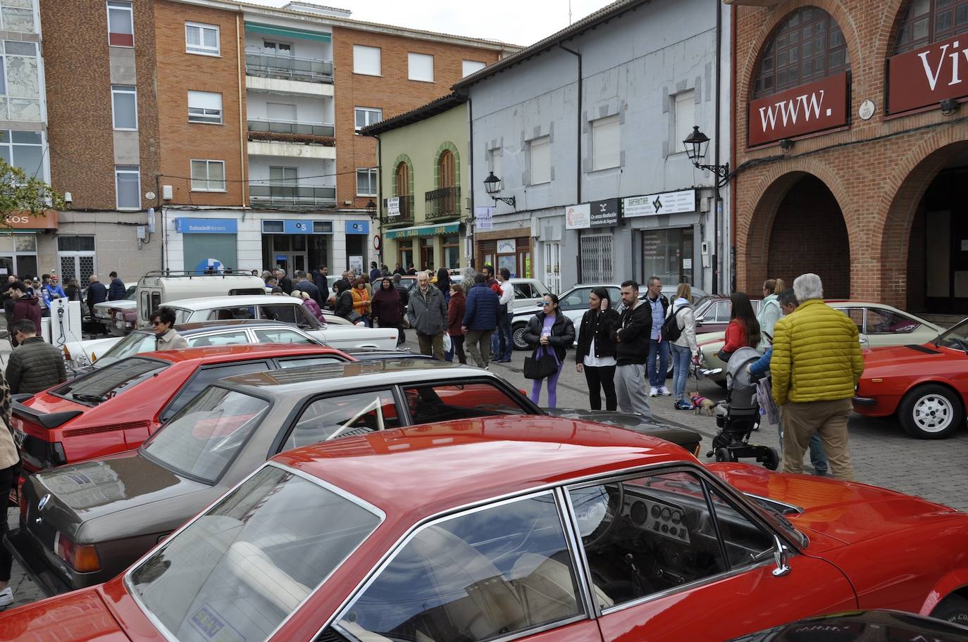 La 102ª Feria de Febrero ha tocado a su fin en una soleada mañana de domingo con miles de personas circulando por las calles de Valencia de Don Juan..