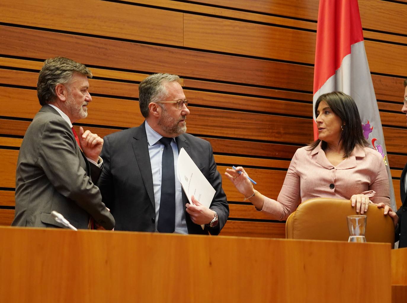 Primera jornada del pleno de las Cortes de Castilla y León que comienza con la sesión de control al Ejecutivo.