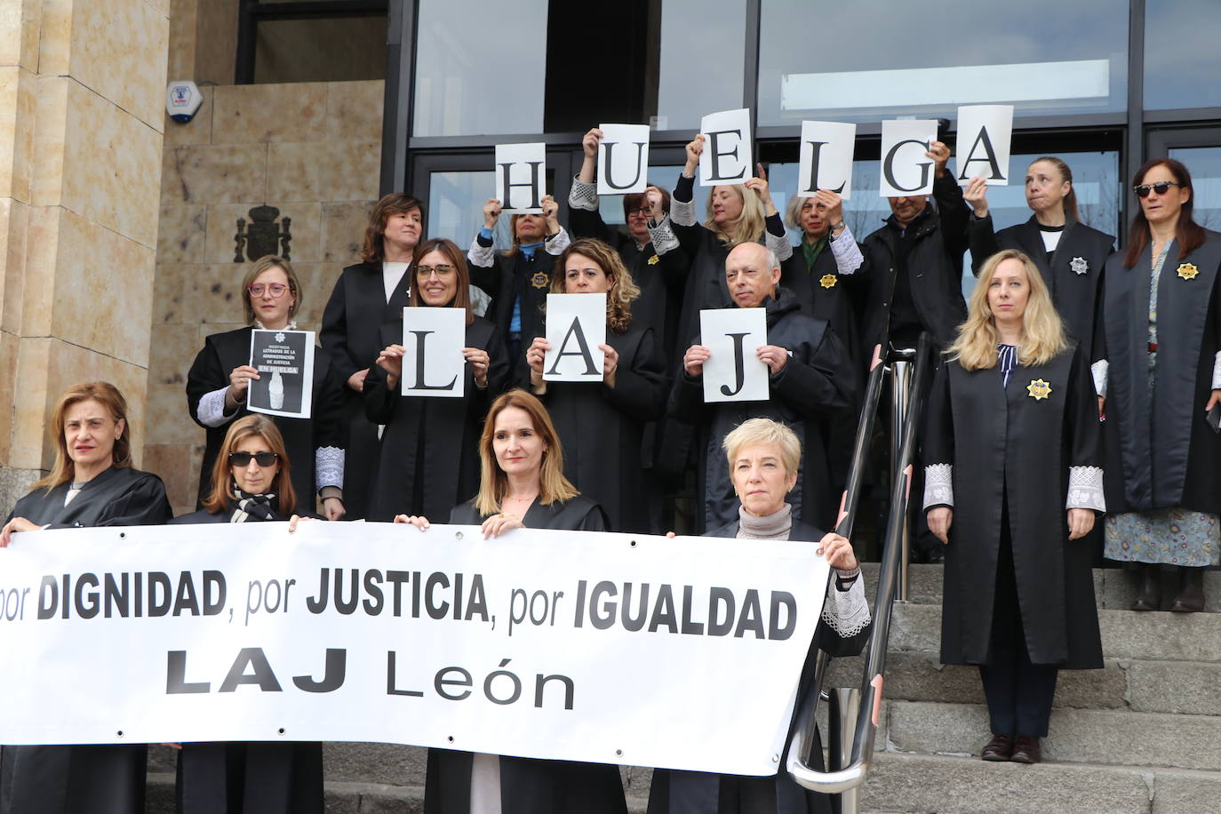 Este viernes se cumple un mes de huelga indefinida en el colectivo de letrados de adminsitración de justicia sin visos de resolución por la falta de acuerdos con el Ministerio.