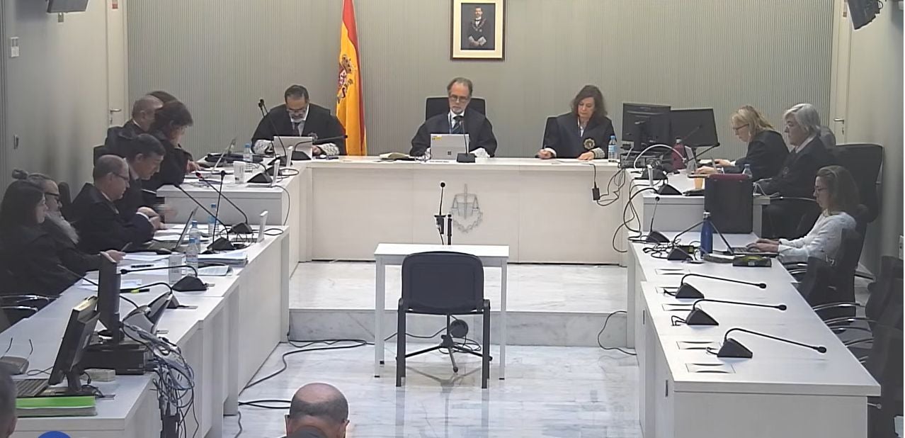 Visto para sentencia el juicio por la Púnica en León con la petición de absolución por las defensas. El último turno de palabra de los acusados ninguno de ellos ha querido intervenir y han agradecido la labor de los letrados y del tribunal en el procedimiento.