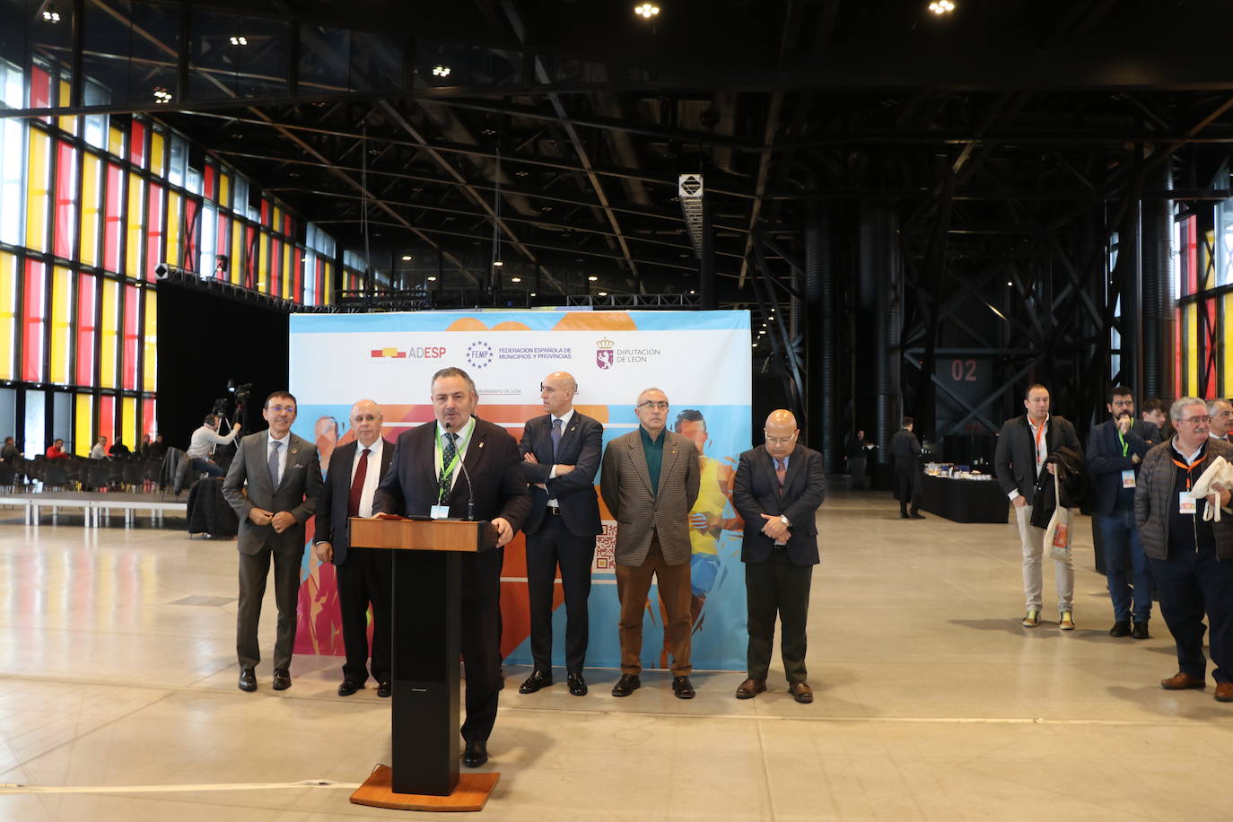 Inauguración del I Congreso Nacional de Deporte y Municipalismo a cargo del secretario de Estado para el Deporte y Presidente del Consejo Superior de Deportes, José Manuel Franco; el presidente del Comité Olímpico Español, Alejandro Blanco; el presidente de la Diputación de León, Eduardo Morán; el alcalde de León, José Antonio Diez; el presidente de la Asociación del Deporte Español, José Hidalgo y el secretario general de la Federación Española de Municipios y Provincias, Carlos Daniel Casares