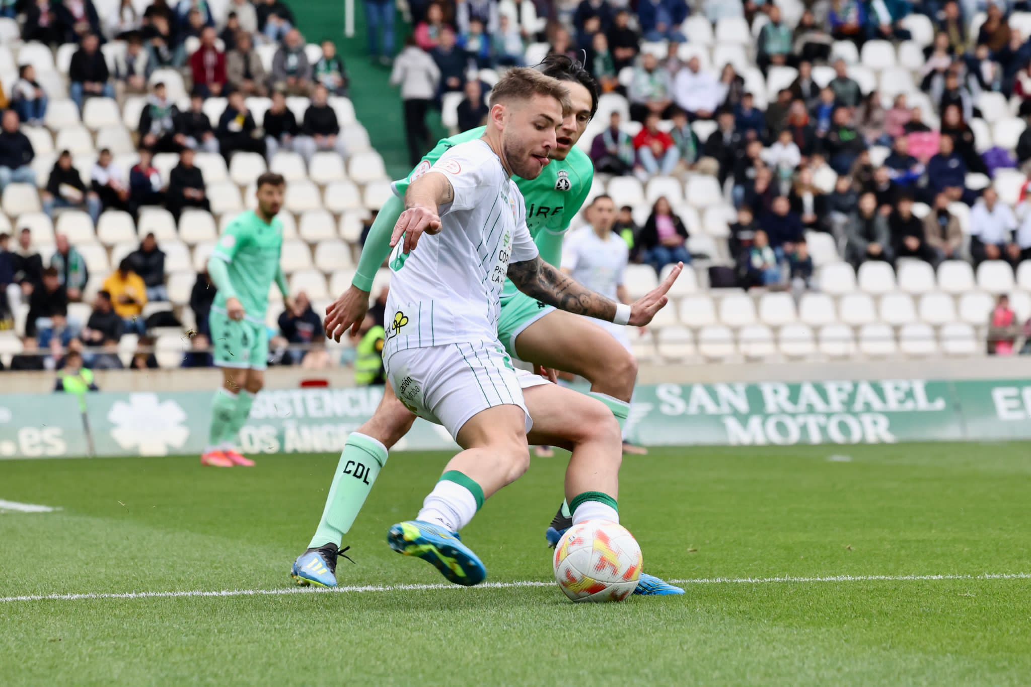 El conjunto leonés cae ante el Córdoba y no levanta cabeza en el inicio de la segunda vuelta