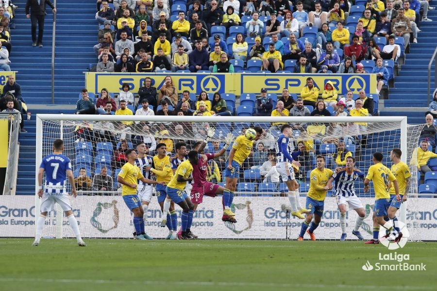 El conjunto berciano se midió a Las Palmas en el estadio Gran Canaria en busca de una victoria clave para buscar la permanencia