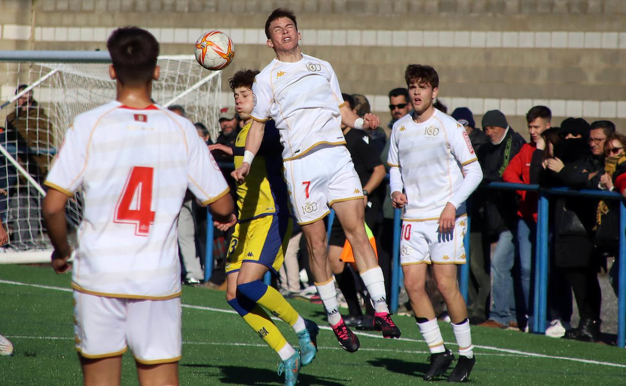 Imágenes del Júpiter Leonés durante la pasada jornada. 