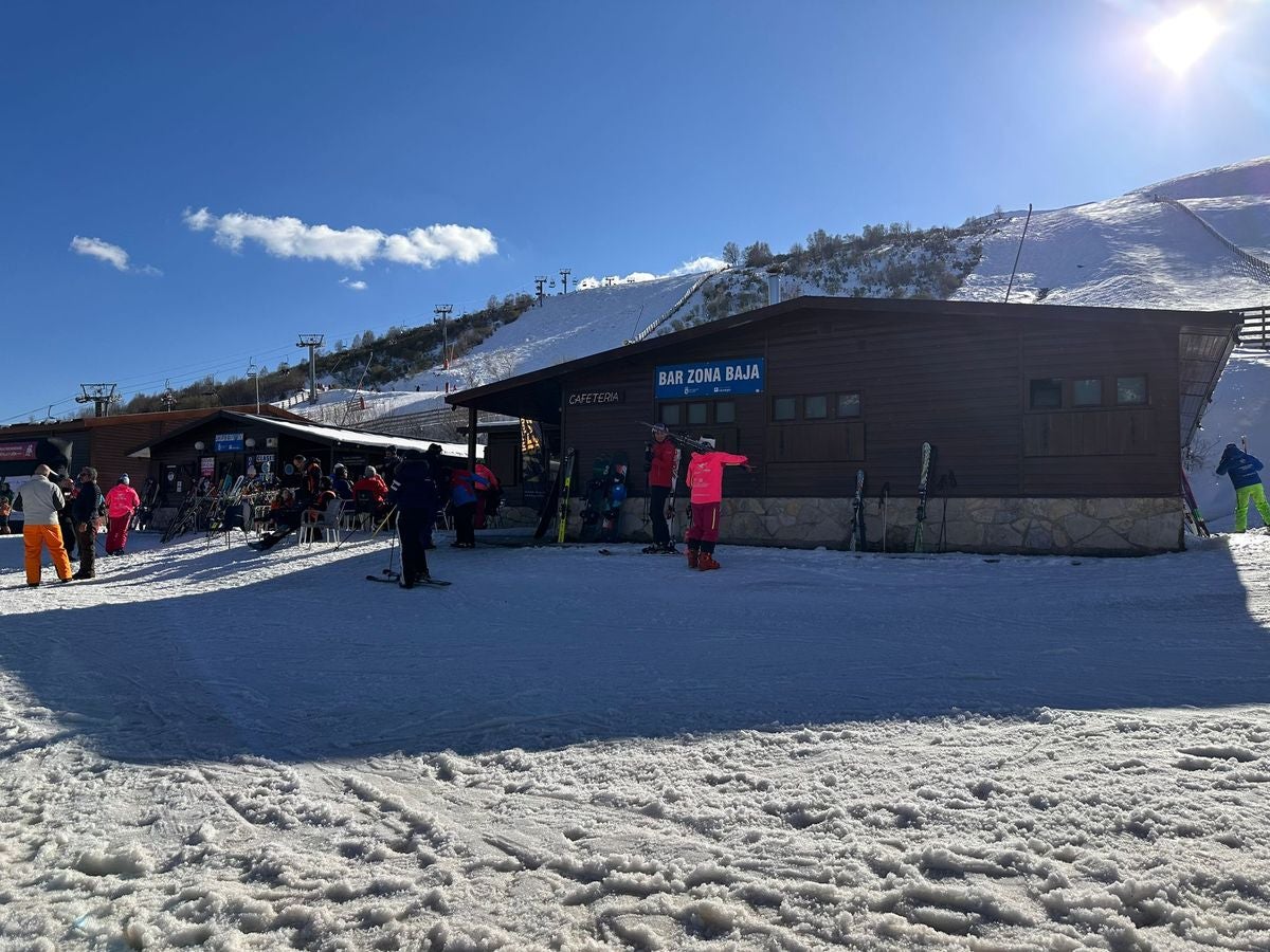 La estación de esquí de Valle Laciana-Leitariegos ha celebrado este fin de semana el Snow Weekend Festival con una gran participación de corredores y amantes de los deportes de invierno.