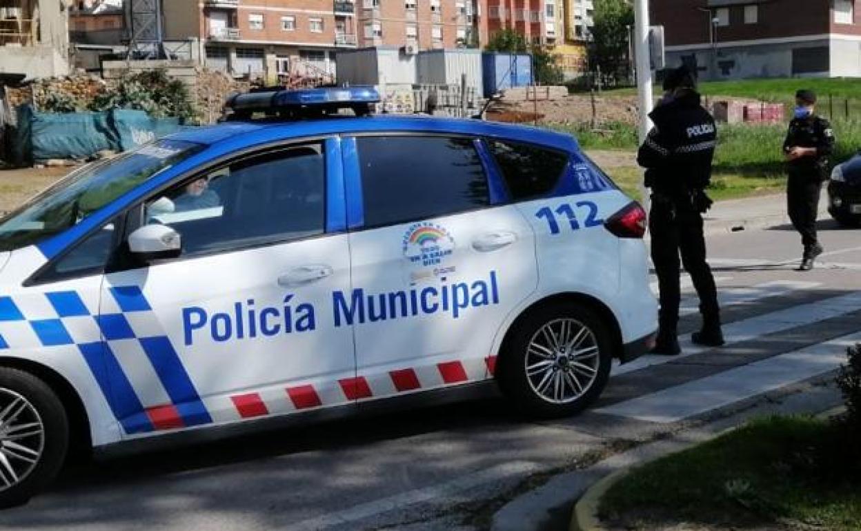 Un coche de policía municipal de Ponferrada.