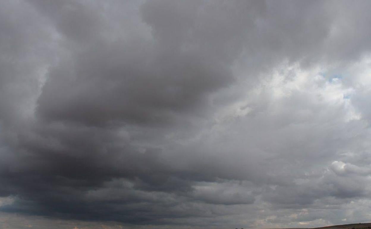 Las temperaturas continúan en ascenso y las lluvias al acecho en León.