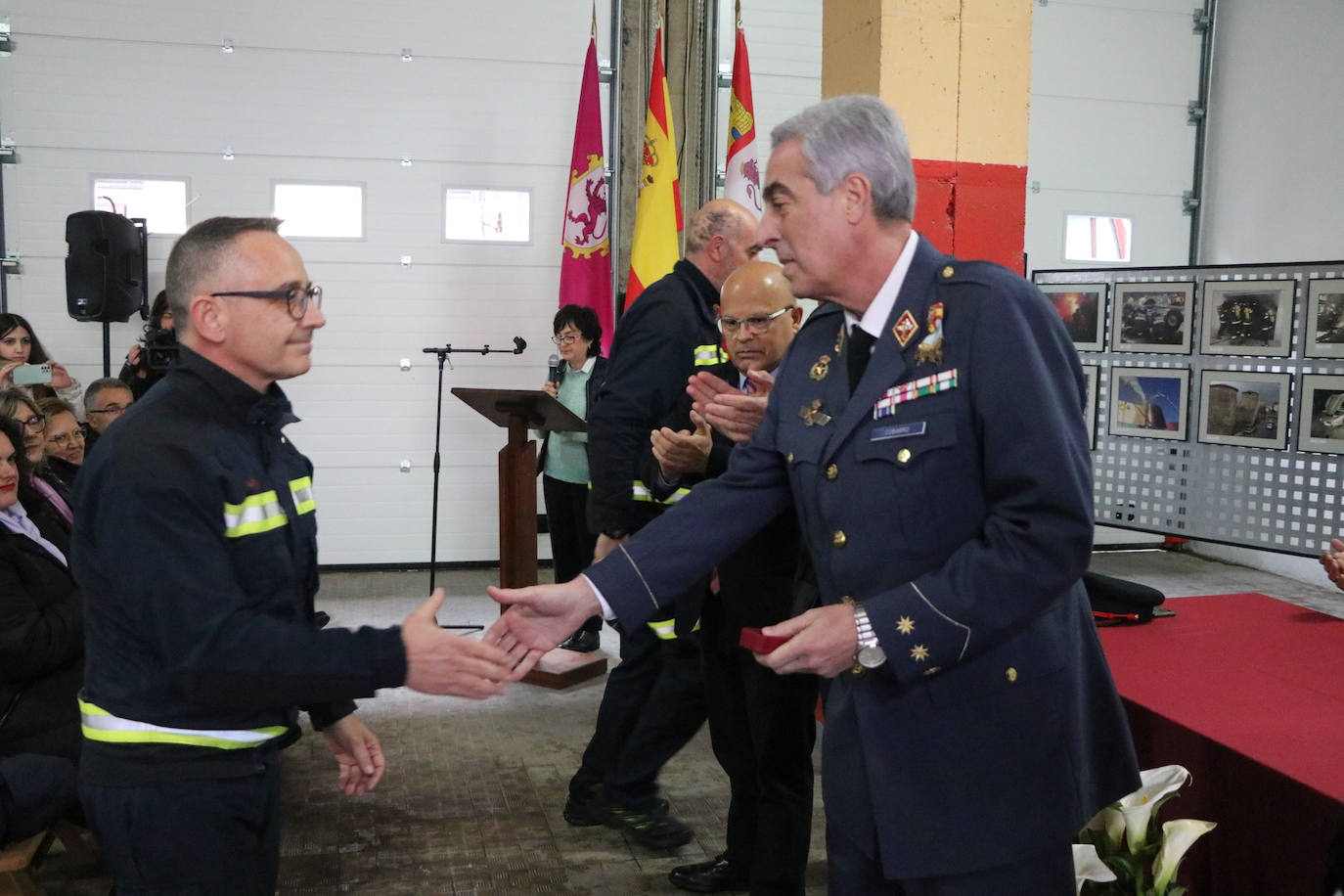 Festividad de San Juan de Dios en el Parque de Bomberos de León.