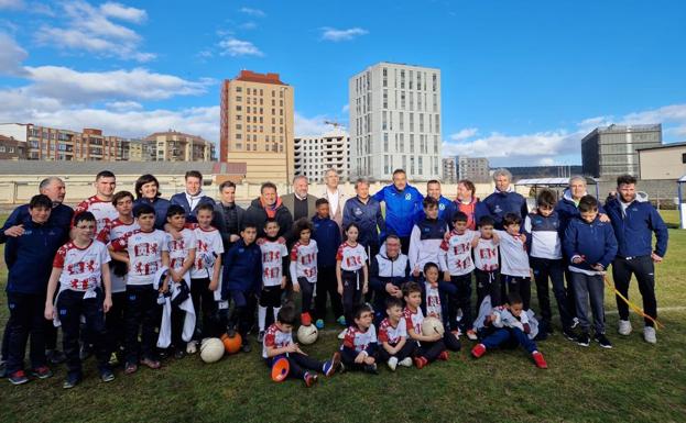 Galería. Eusebio Sacristán y Carlos Pollán visitan a los participantes en León.