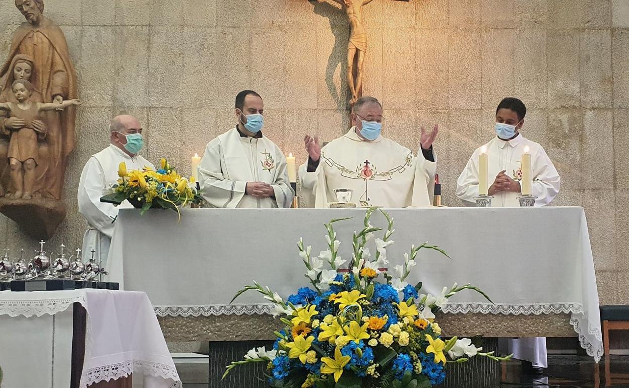 El obispo de León ha presidido una eucaristía en la capilla del Hospital San Juan de Dios con motivo de la festividad de su fundador. 