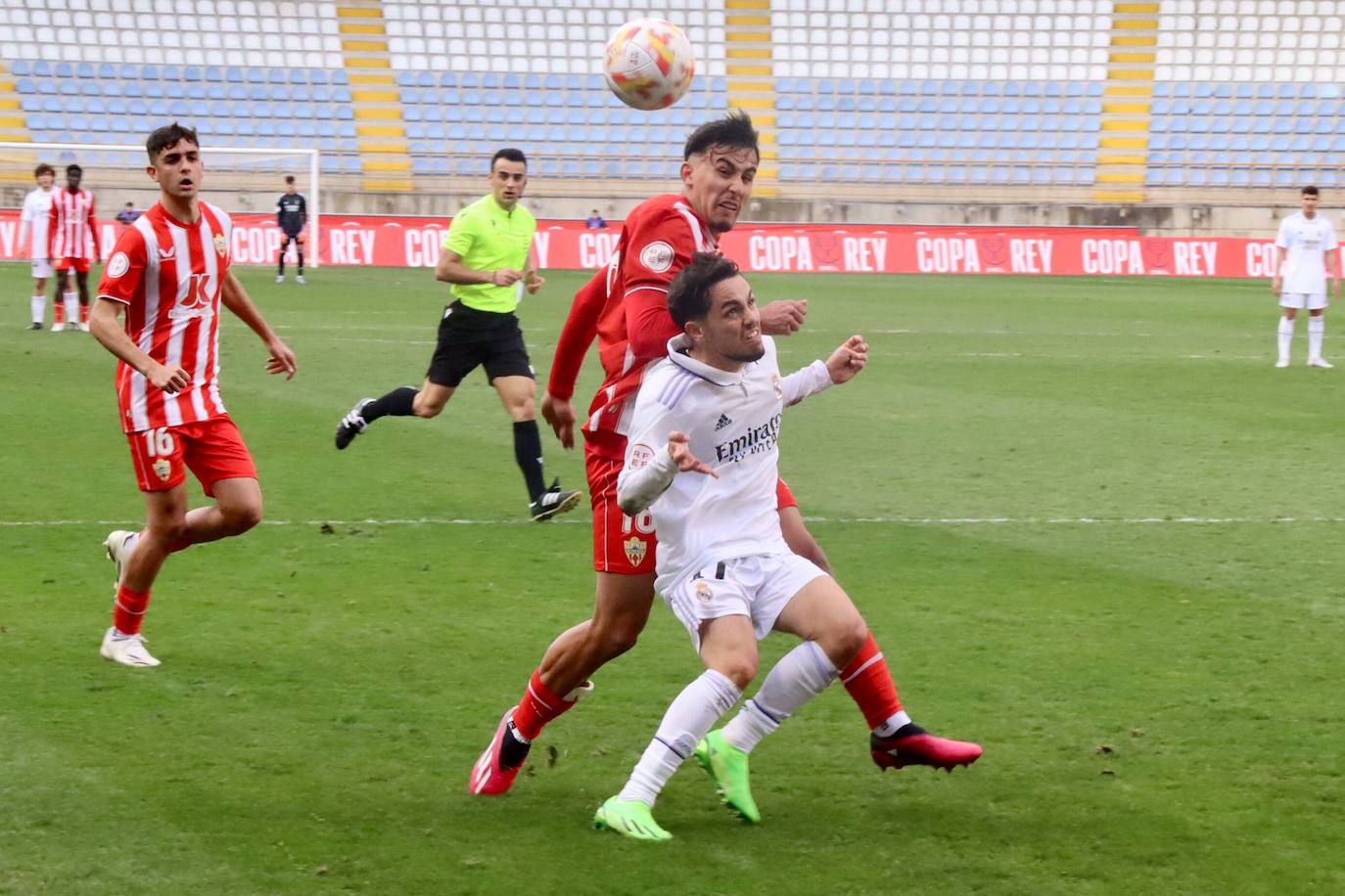 Real Madrid y Almería disputaron la final de este torneo en el estadio Reino de León, con victoria madridista