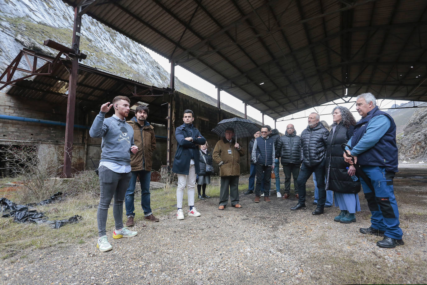 Celebración de una segunda gala minera con la visita al complejo de fábrica de la Hullera Vasco Leonesa. 