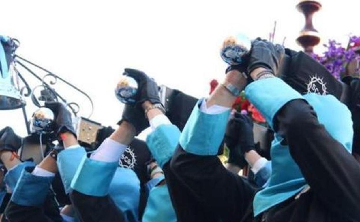 Imagen de archivo de una procesión de la Cofradía. 