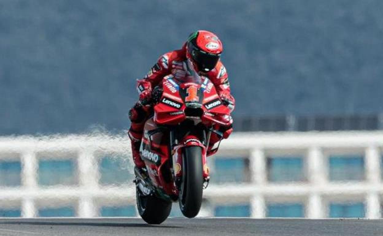 Francesco Bagnaia, durante la última jornada de entrenamientos de pretemporada en Portimao.