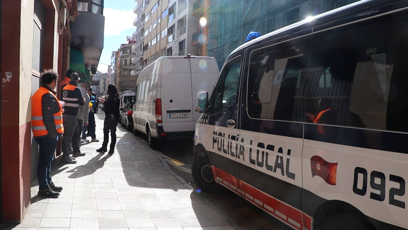 Hasta el lugar se han desplazado efectivos de Emergencias Sacyl, Bomberos León, Policía Local y Policía Nacional