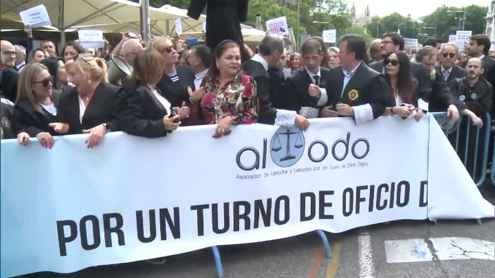 Abogados del turno de oficio piden frente al Congreso mejoras laborales