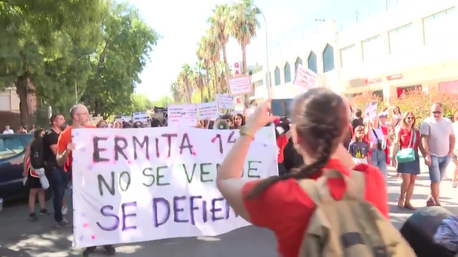 Vecinos de Puerta del Ángel se manifiestan contra el desarrollo inmobiliario del barrio