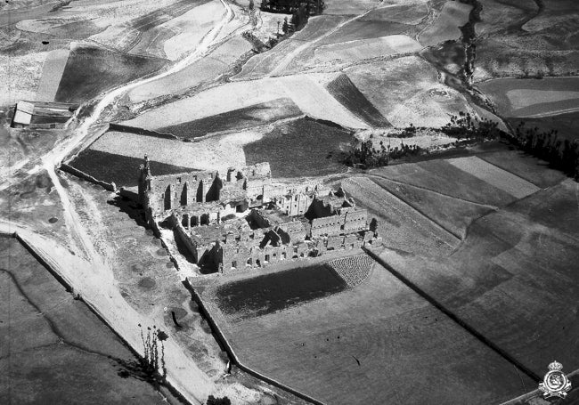 Monasterio de San Pedro de Eslonza desde las alturas. 4 de julio de 1946