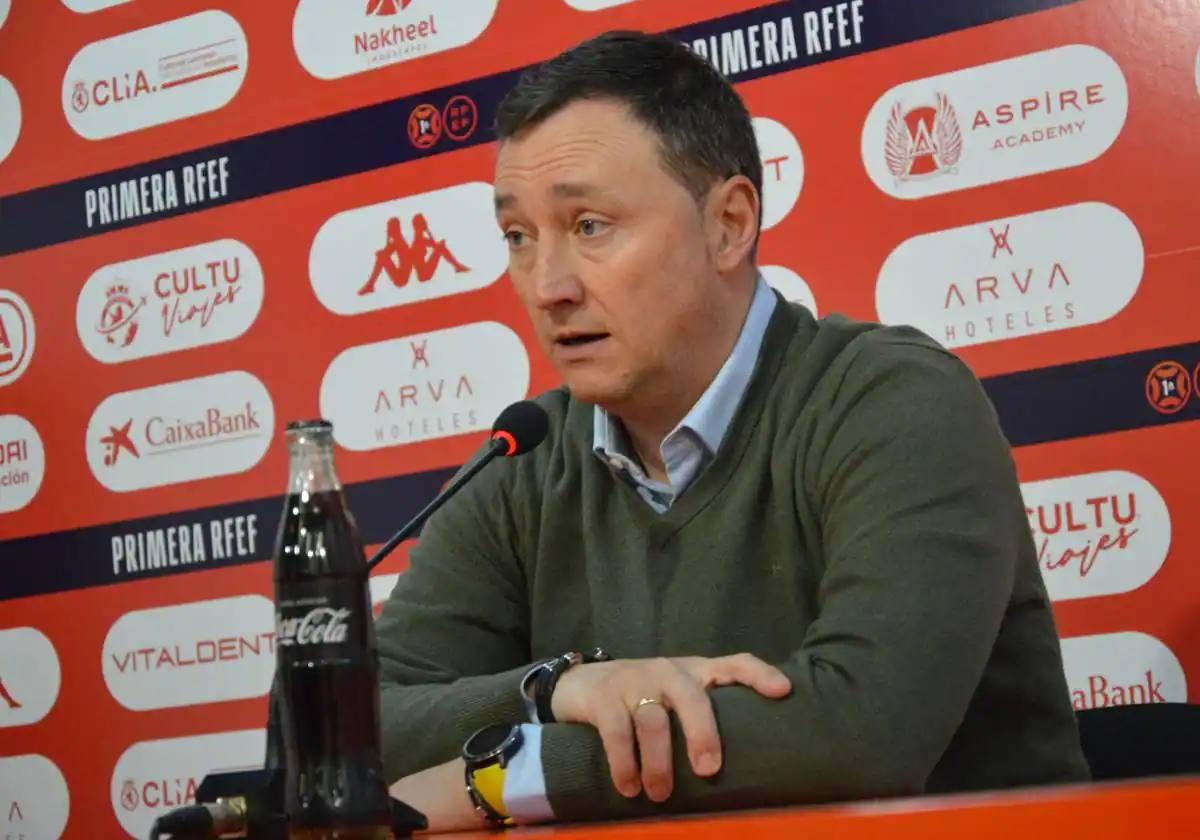 Raúl Llona, entrenador de la Cultural.