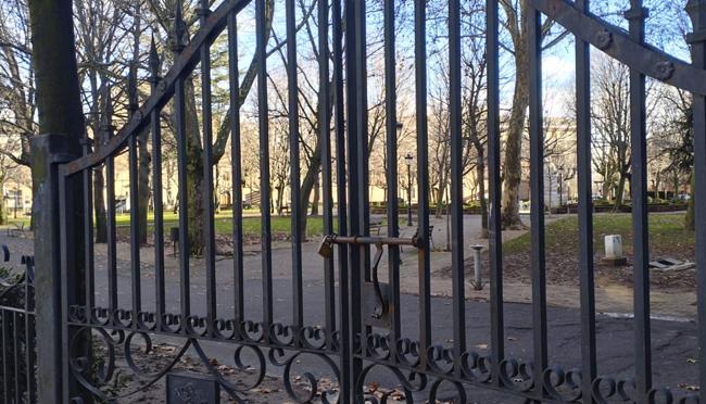 Imagen del parque de San Francisco que tambiénm ha sido clausurado.