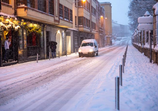 La nieve en Soria en imágenes de la tarde del viernes.