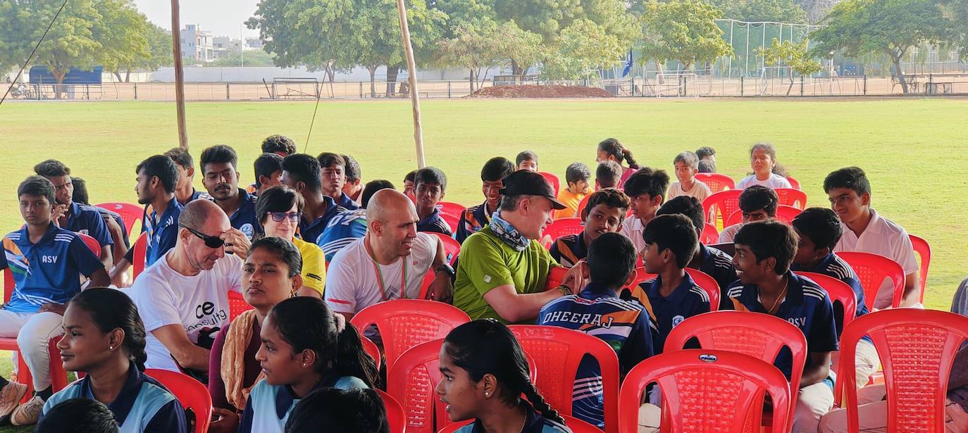 Leoneses corren por los niños de India