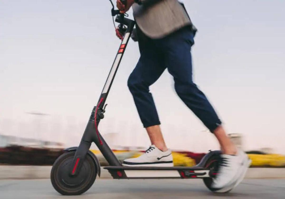 Un patinete eléctrico.