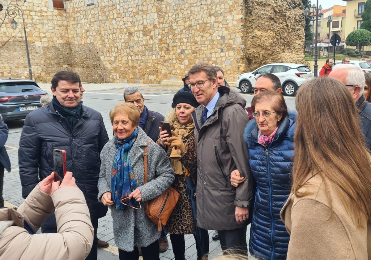 ¿Cómo acabó Feijóo en León y qué aprendió en los Maristas?