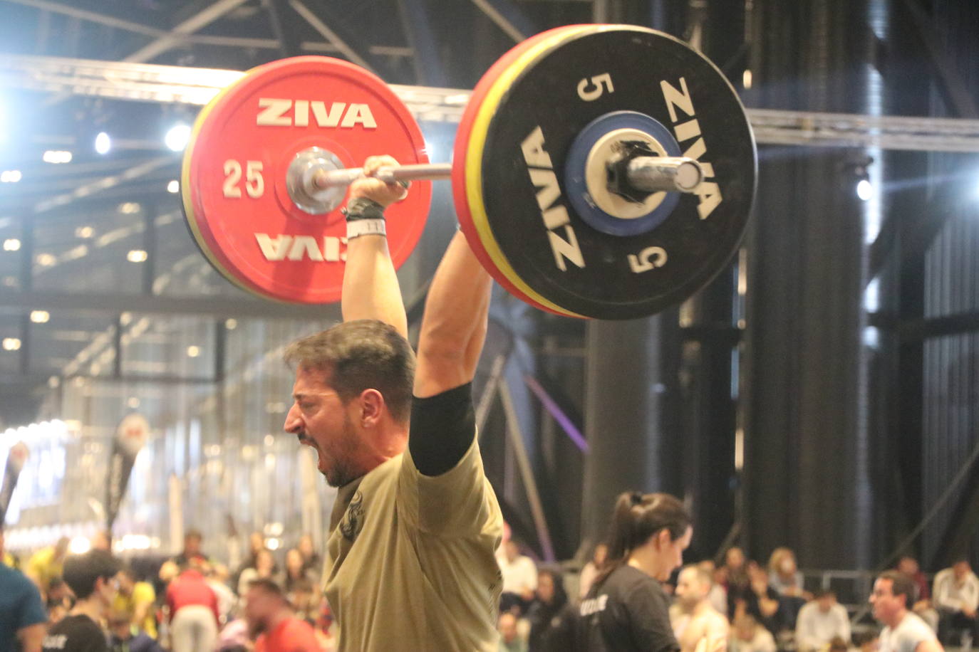 León disfruta del crossfit en el Palacio de Exposiciones