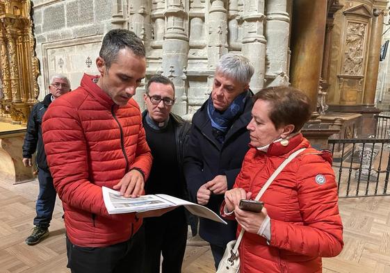 El delegado territorial, Eduardo Diego, ha realizado una visita al templo astorgano.