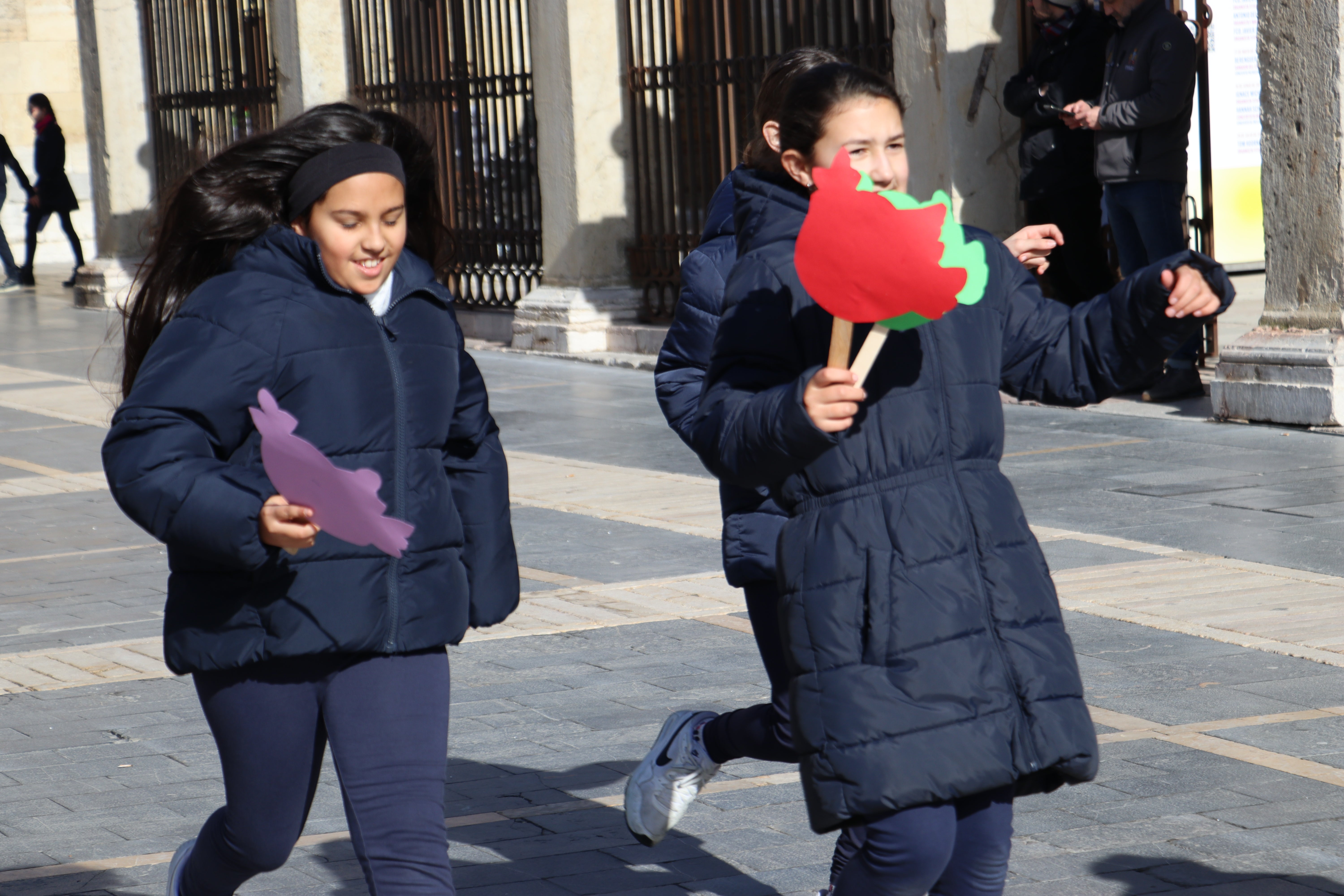 Alumnos de Carmelitas se preparan para las actividades del día de la Paz.