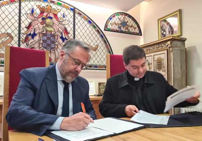 Firma del convenio entre San Isidoro y la Fundación Castilla y León.