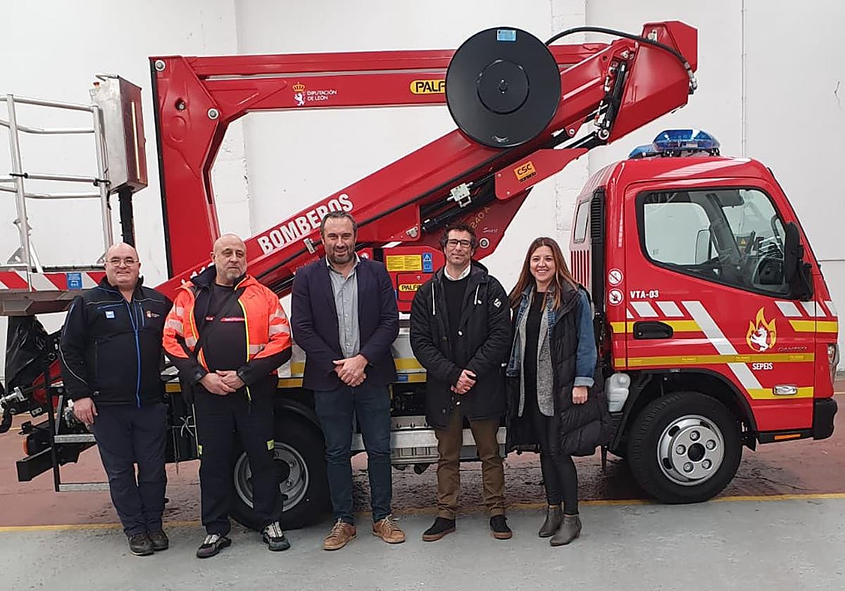La Diputación incorpora un nuevo camión a su servicio de bomberos