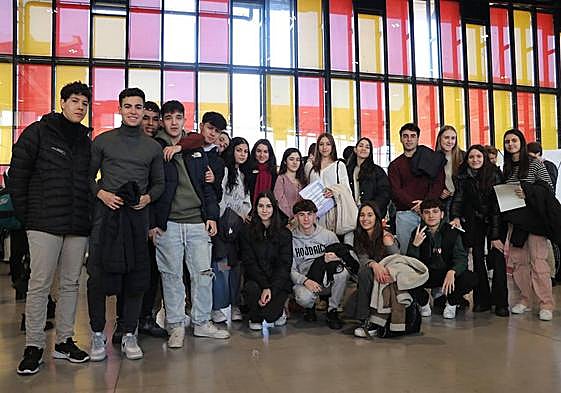 Alumnos de bachillerato acuden a la feria Unitour en el Palacio de Exposiciones de León