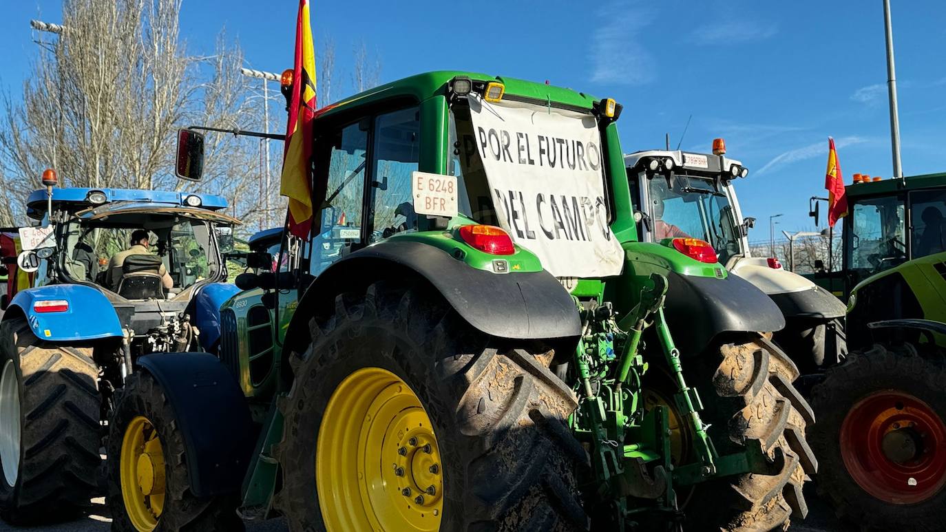 Pancarta de reivindicación por el futuro del campo.